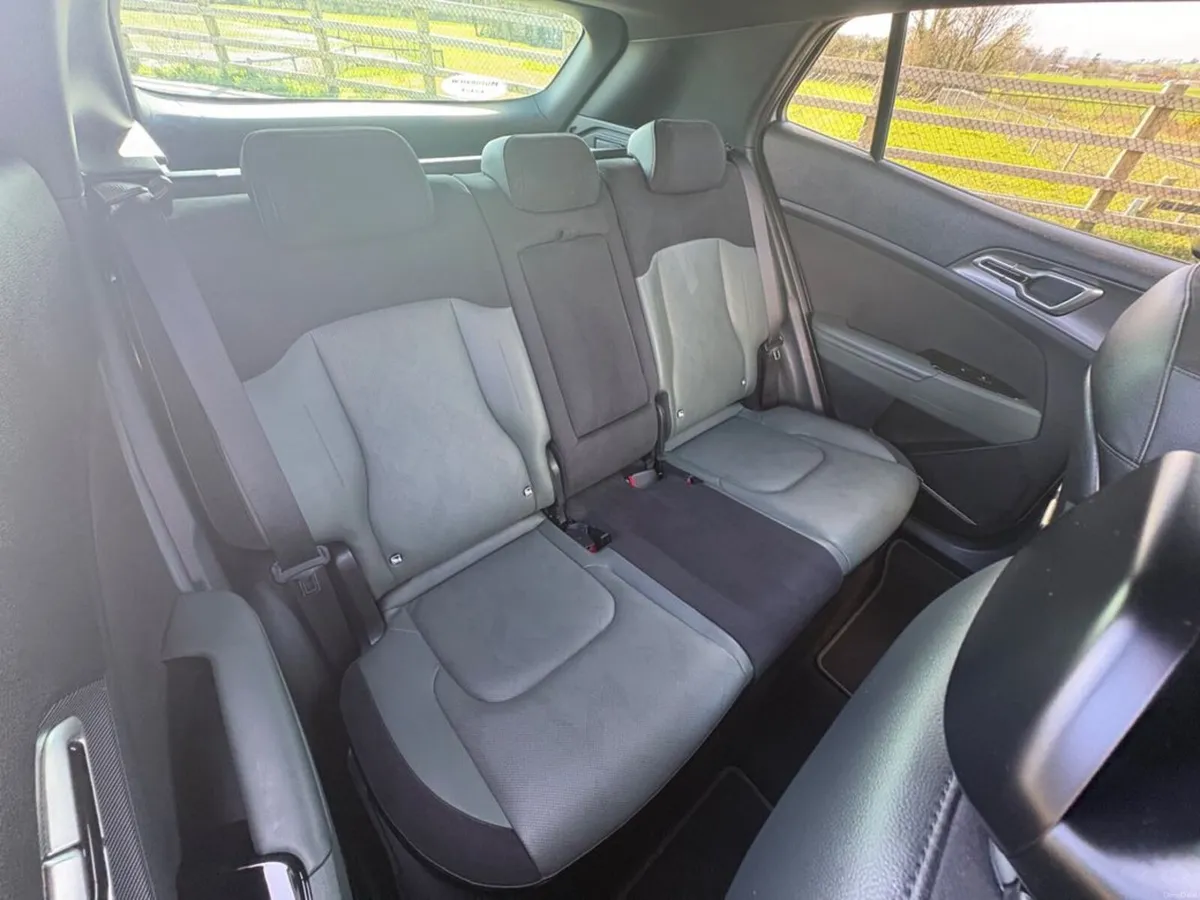 Kia Sportage Phev Anniversary 5DR, **warranty till - Image 4