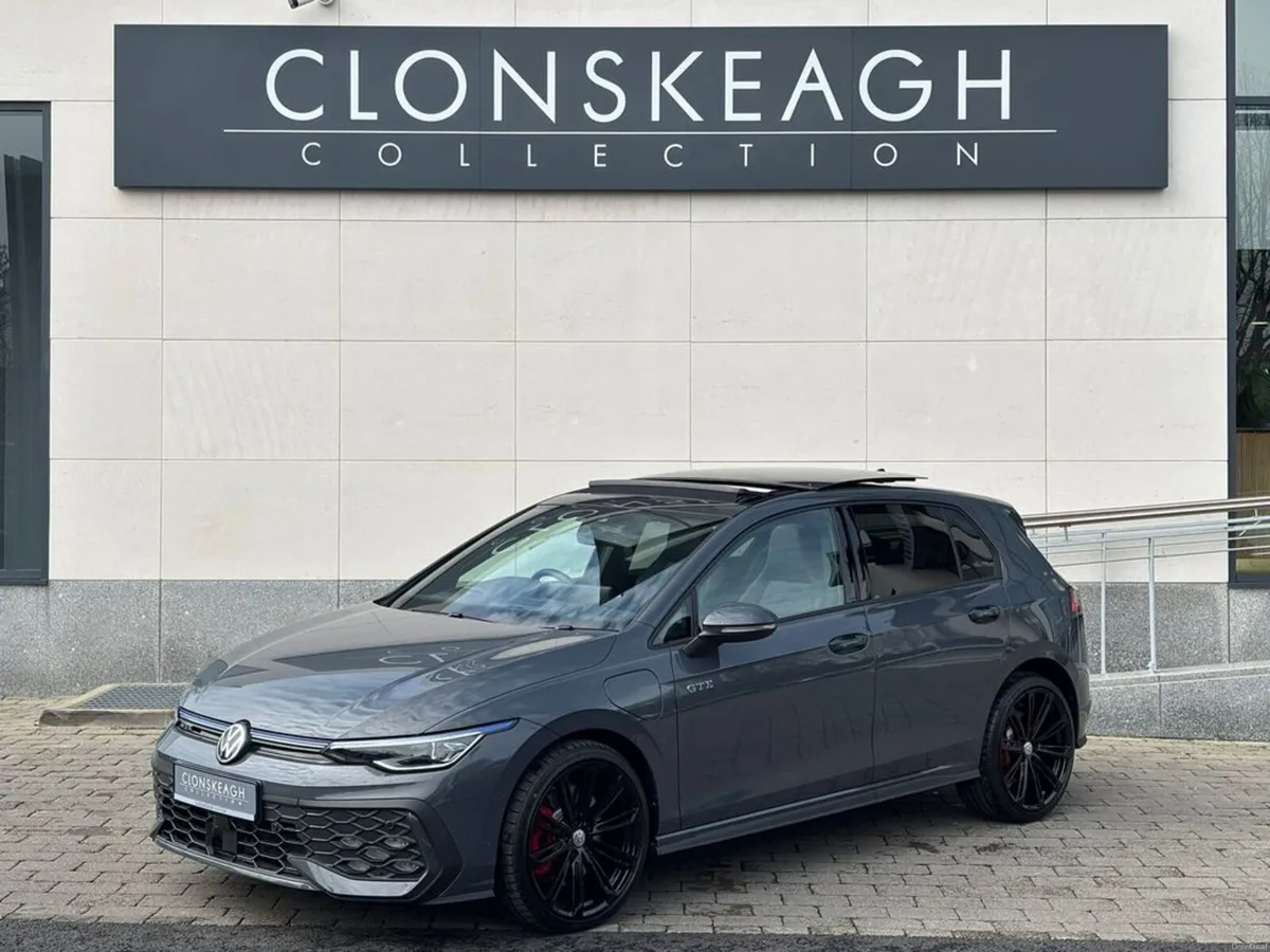 Volkswagen Golf GTE DSG PAN ROOF, NEW MODEL - Image 3