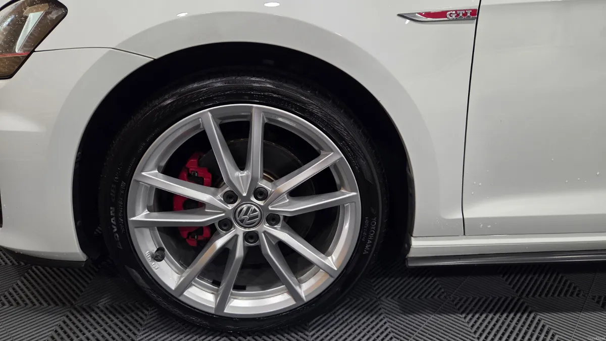 152 Volkswagen Golf GTI - 1 Owner from new - Image 2