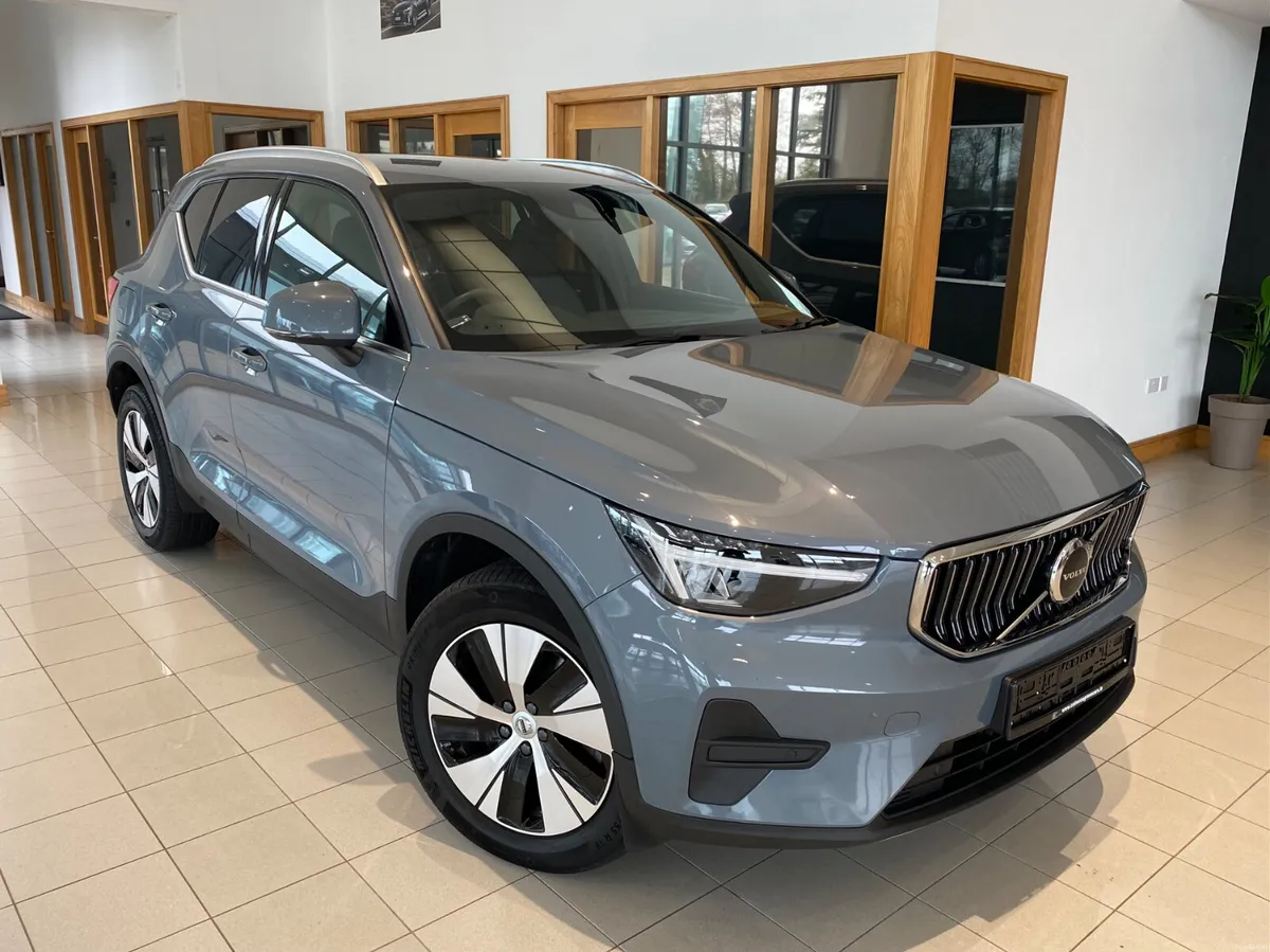 Volvo XC40 2022 CORE T4 RECHARGE AUTO - Image 1
