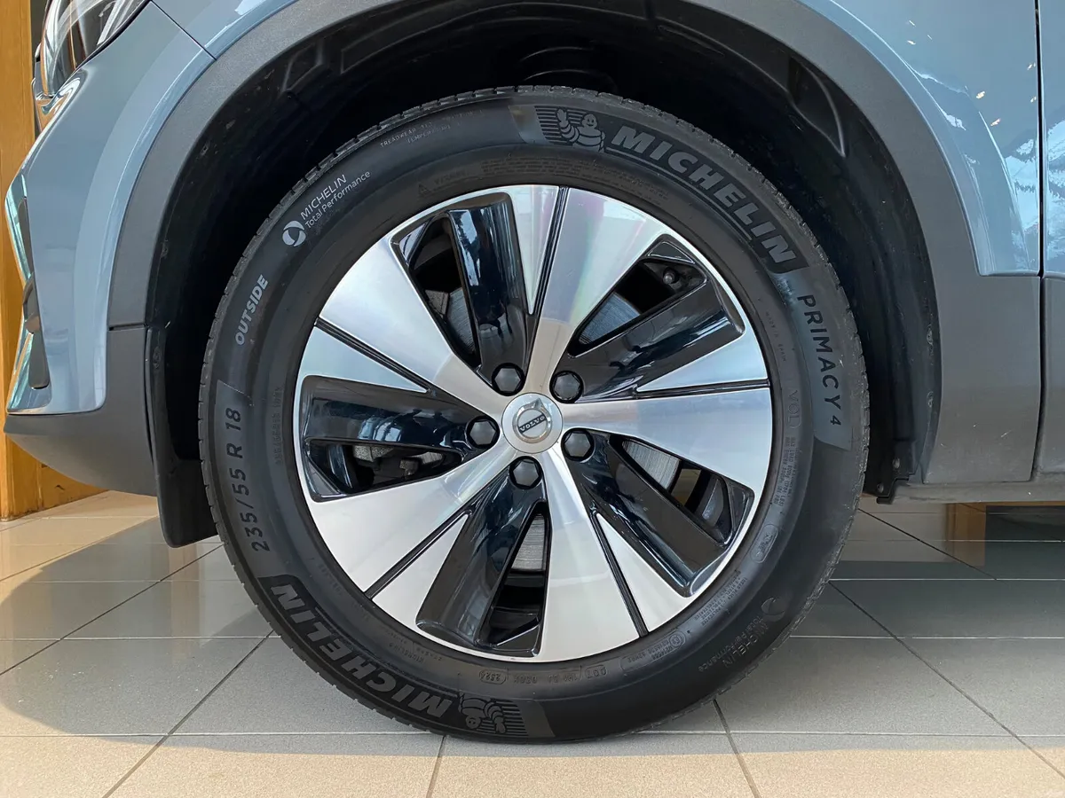 Volvo XC40 2022 CORE T4 RECHARGE AUTO - Image 6