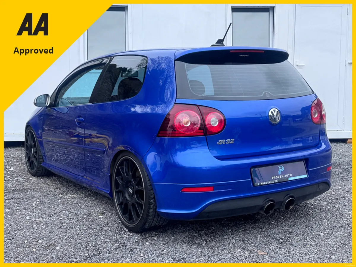 Volkswagen Golf R32 - Image 3