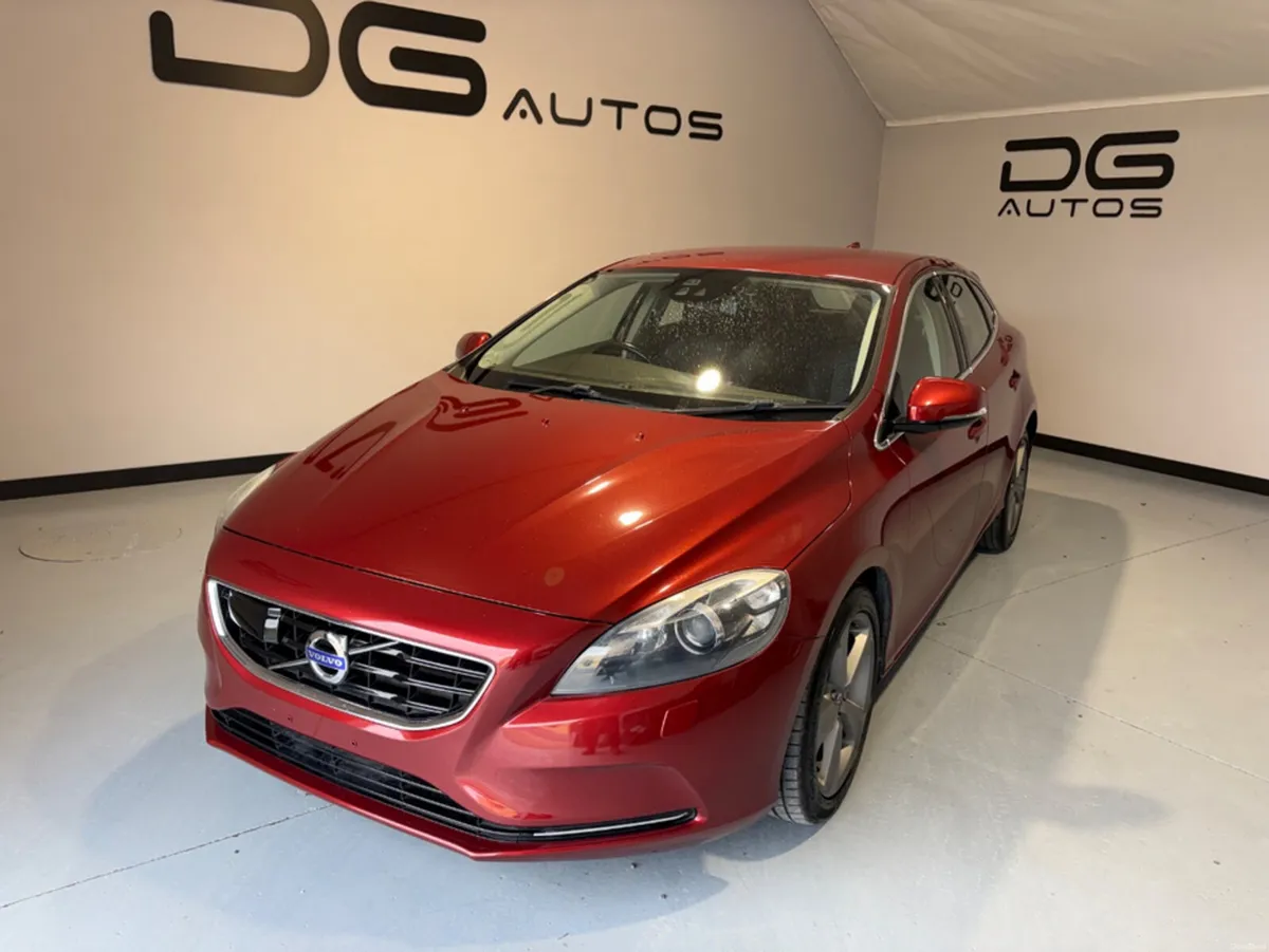 Volvo V40 Auto - Leather - Low KMs - Auto Lights - - Image 3