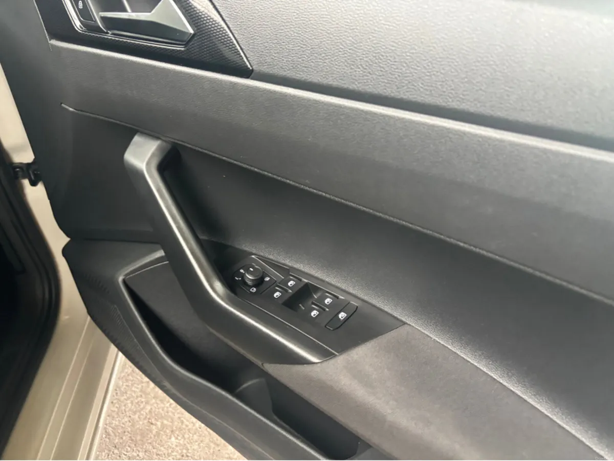 Volkswagen Polo LIFE 1.0 TSI 95BHP D7F 5DR AUTO - Image 4