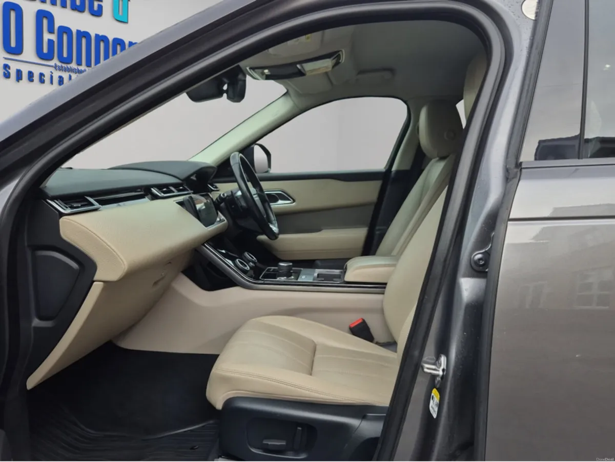 Land Rover Range Rover Velar VELAR  2.0 TD4 AUTO * - Image 4