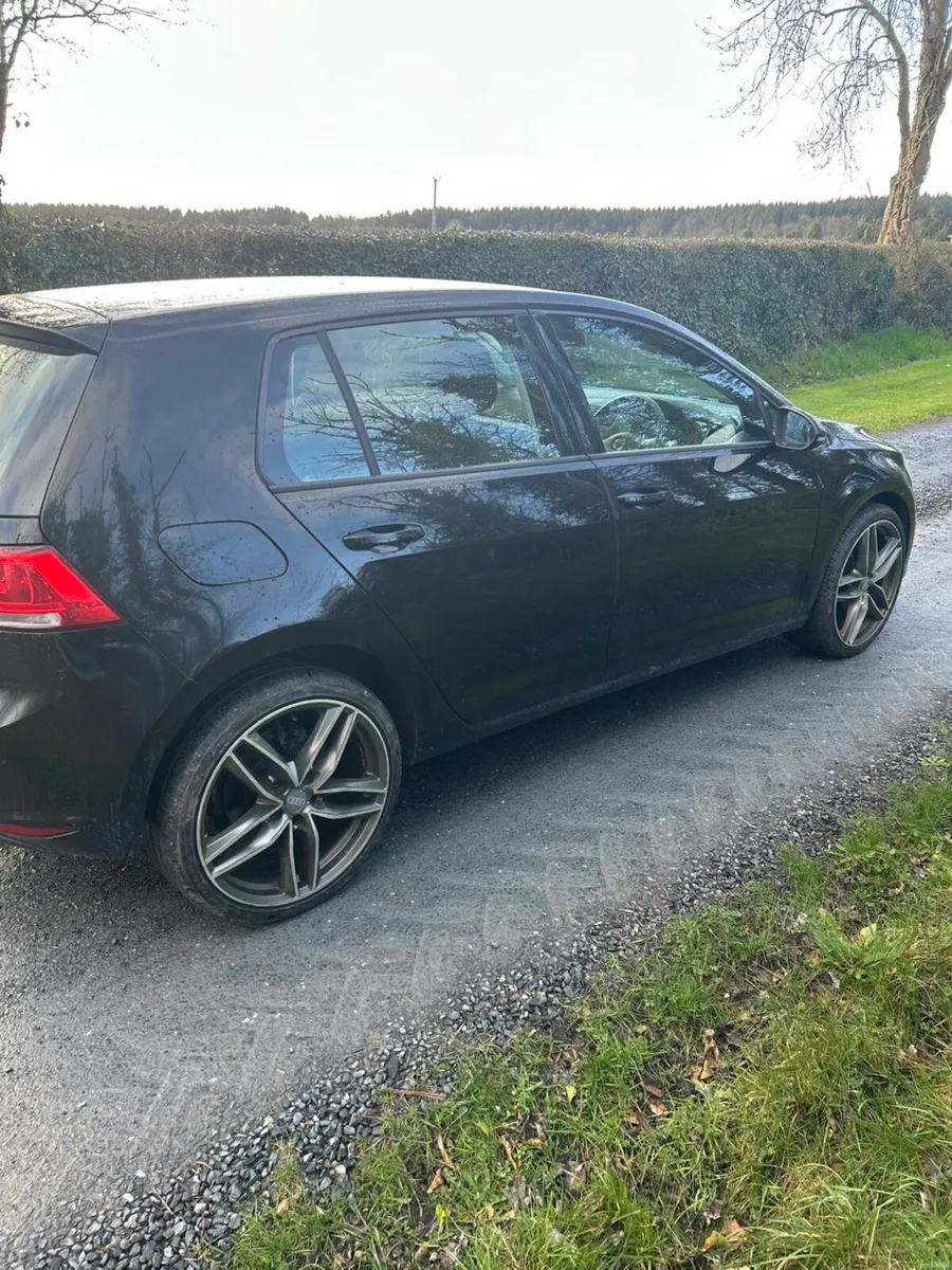 2015 Volkswagen Golf - Image 3