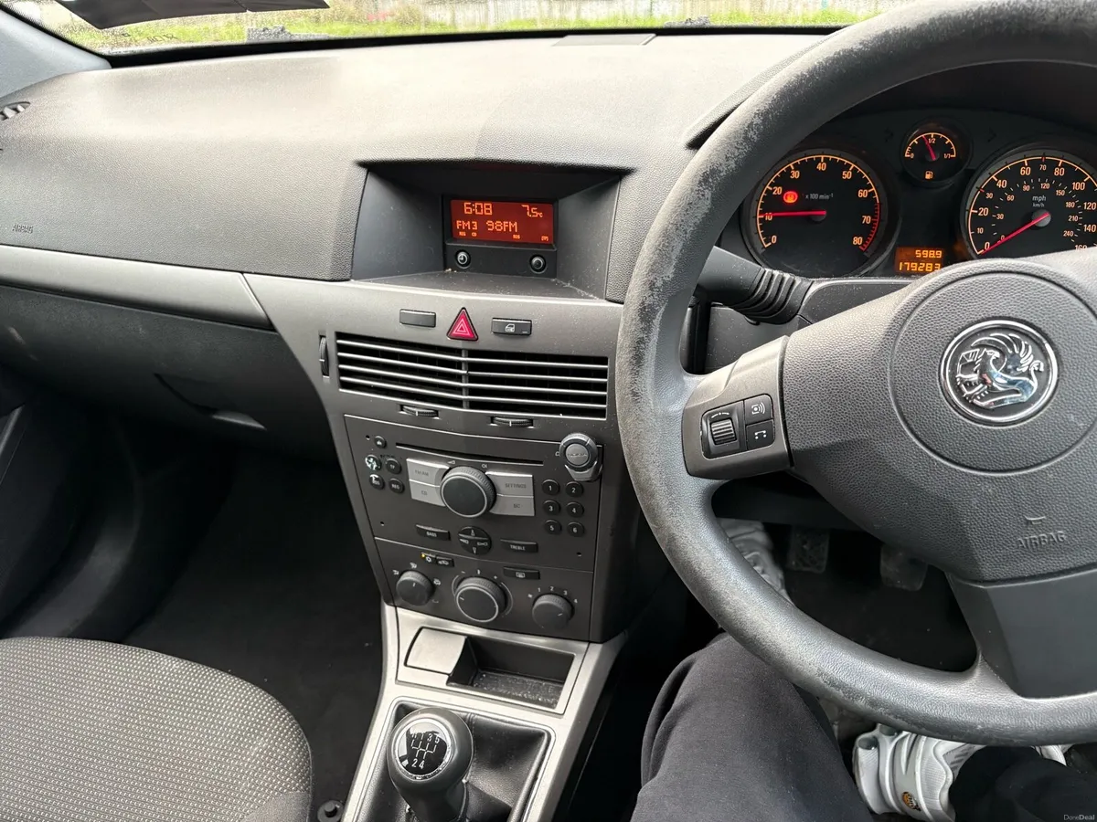 Vauxhall Astra - Image 2