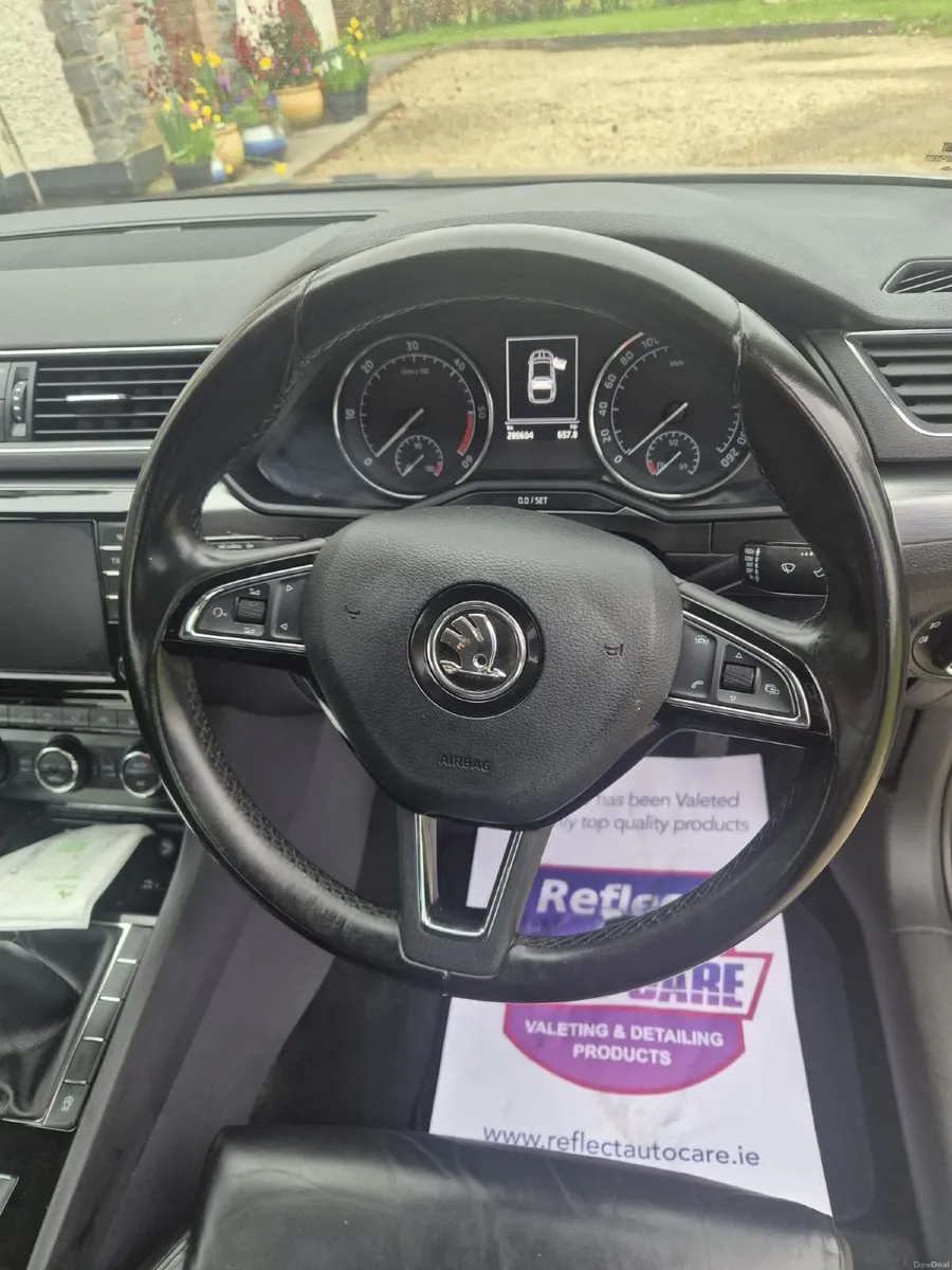 Skoda Superb 2017 - Image 2