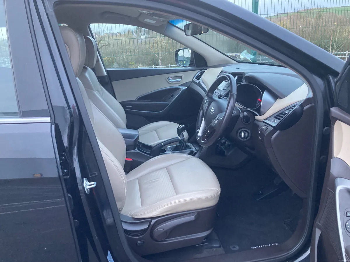 2014 Hyundai Santa Fe 2.2 Diesel 4WD 202000 Klm - Image 4