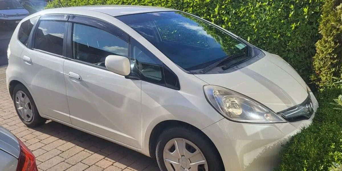 2011 Honda Fit - Hybrid New Battery !!! - Image 1