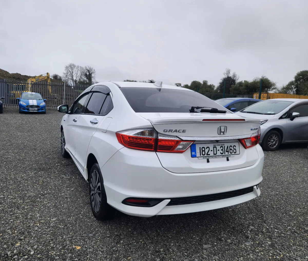 Honda Grace 2018| High spec self charging hybrid - Image 4