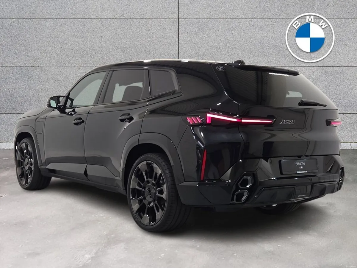 BMW XM XM 50E - Image 3
