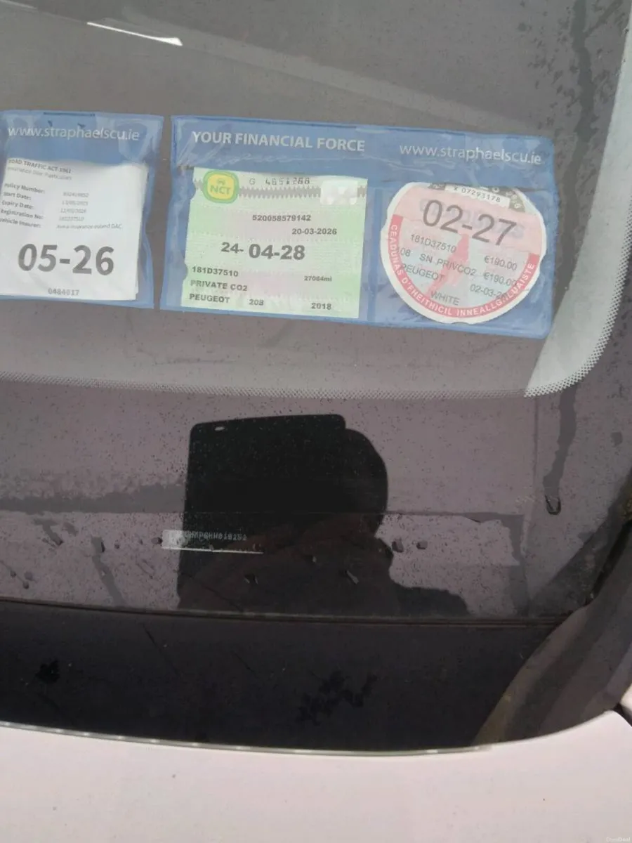 181 Peugeot 208 4 Door 1.2 L - Image 4