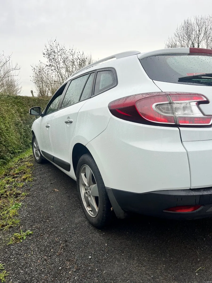 Renault Megane Estate Tom Tom model - Image 2