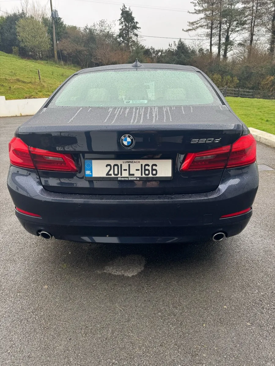 BMW 5 Series - Image 4