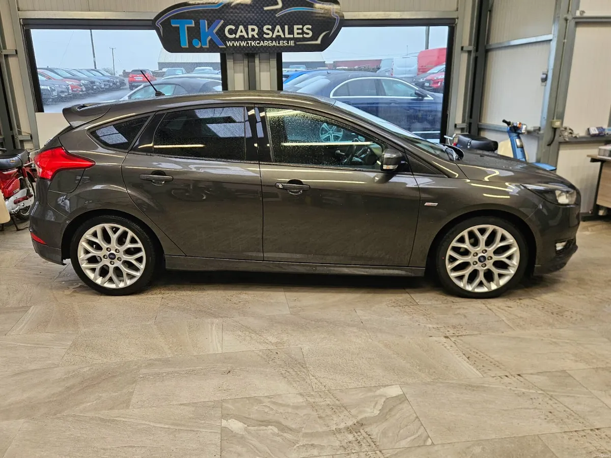 17 FORD FOCUS ST-LINE 1.5 DIESEL - Image 2