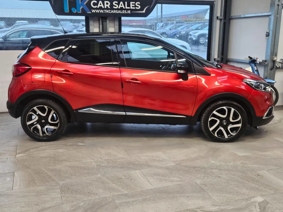 18 RENAULT CAPTUR SIGNATURE X DIESEL - Image 3