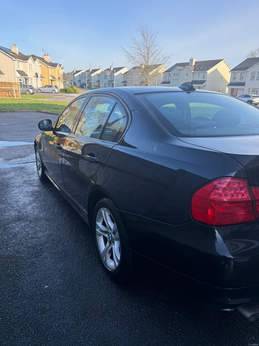 2010 BMW 3 Series - Image 4