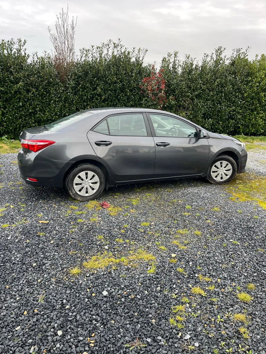 TOYOTA COROLLA - Image 3