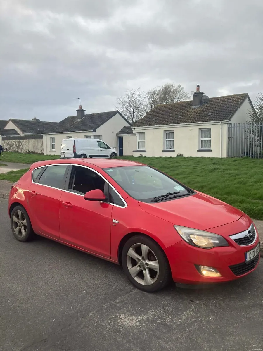 Opel Astra 2010 - Image 4