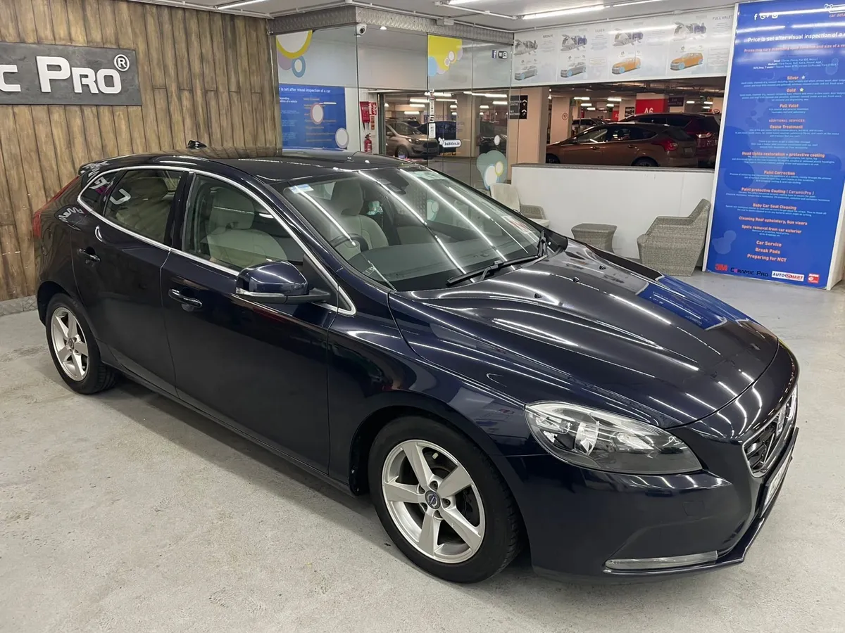 Volvo V40 D2 2.0 Diesel (152) – Drive E - Image 2