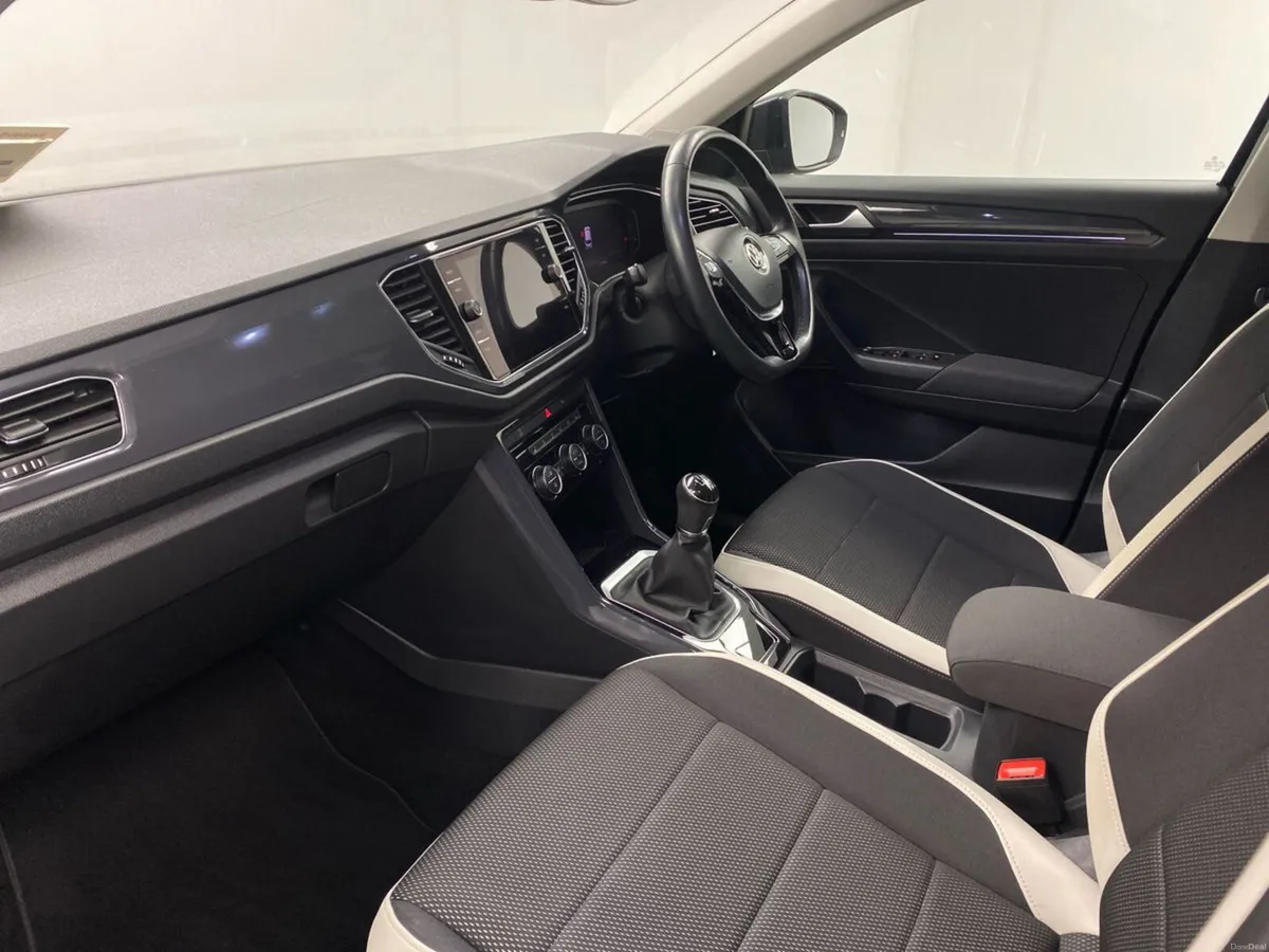 Volkswagen T-Roc Sport 1.0TSI 115HP Manual - Image 3