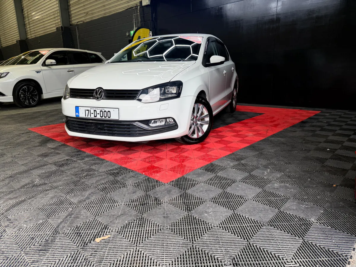 2017 Volkswagen Polo Auto - Image 3