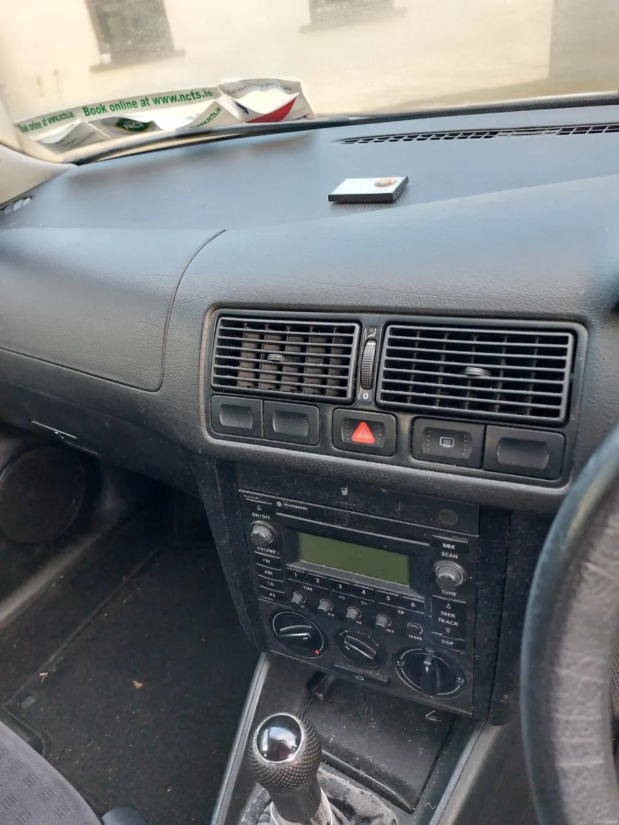 2003 Volkswagen Golf - Image 4