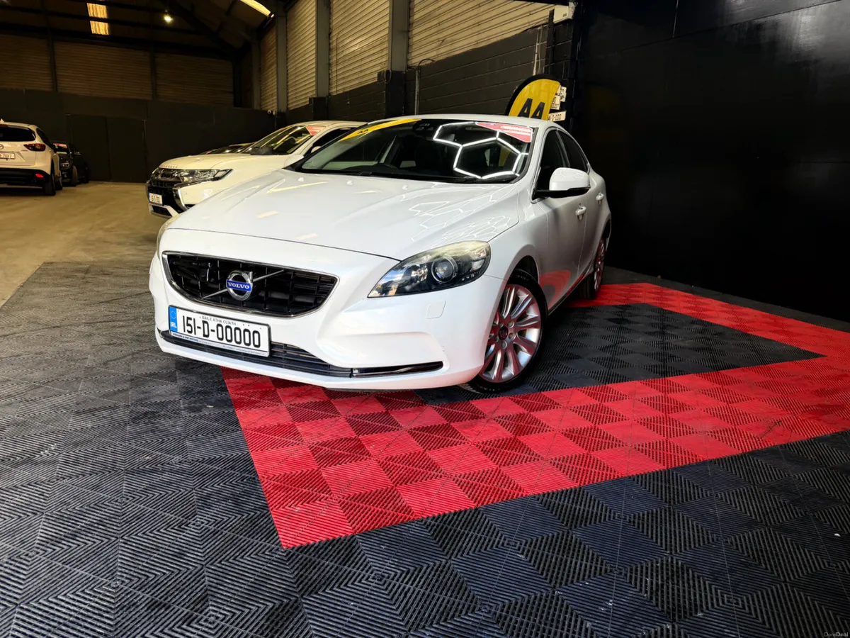 Volvo V40 2015 Automatic - Image 3