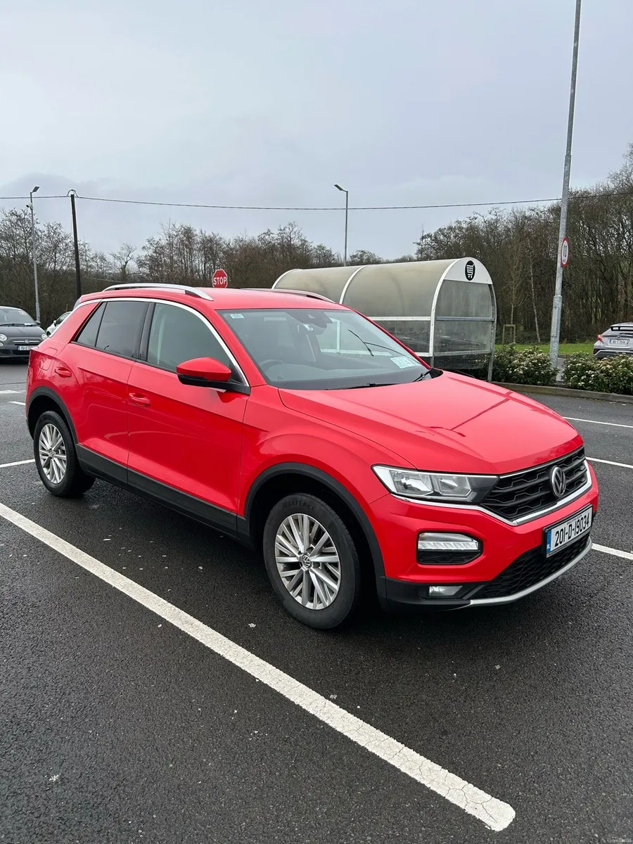 201 Volkswagen T-Roc - Image 2