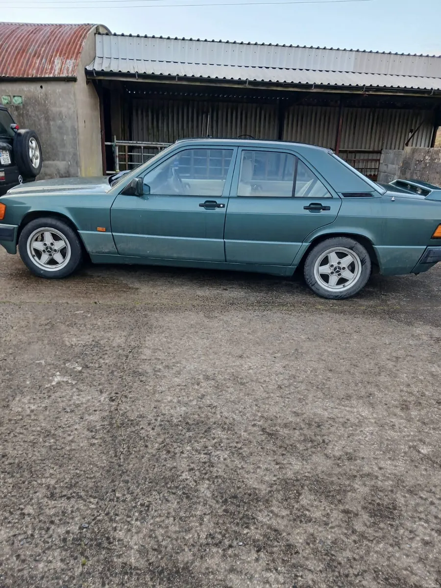 Mercedes 190e - Image 2