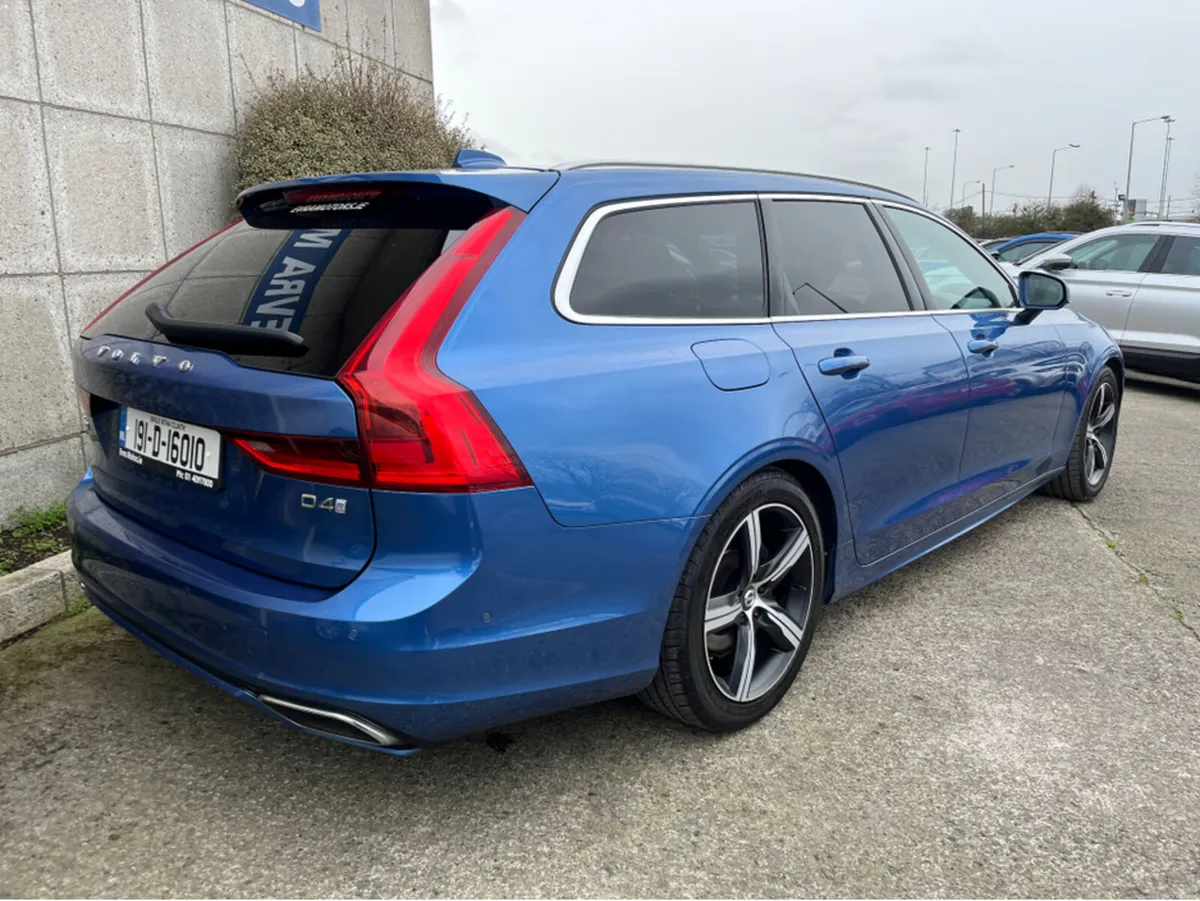 Volvo V90 R-DESIGN D4 AUTOMATIC 2.0 DIESEL //HIGH - Image 4