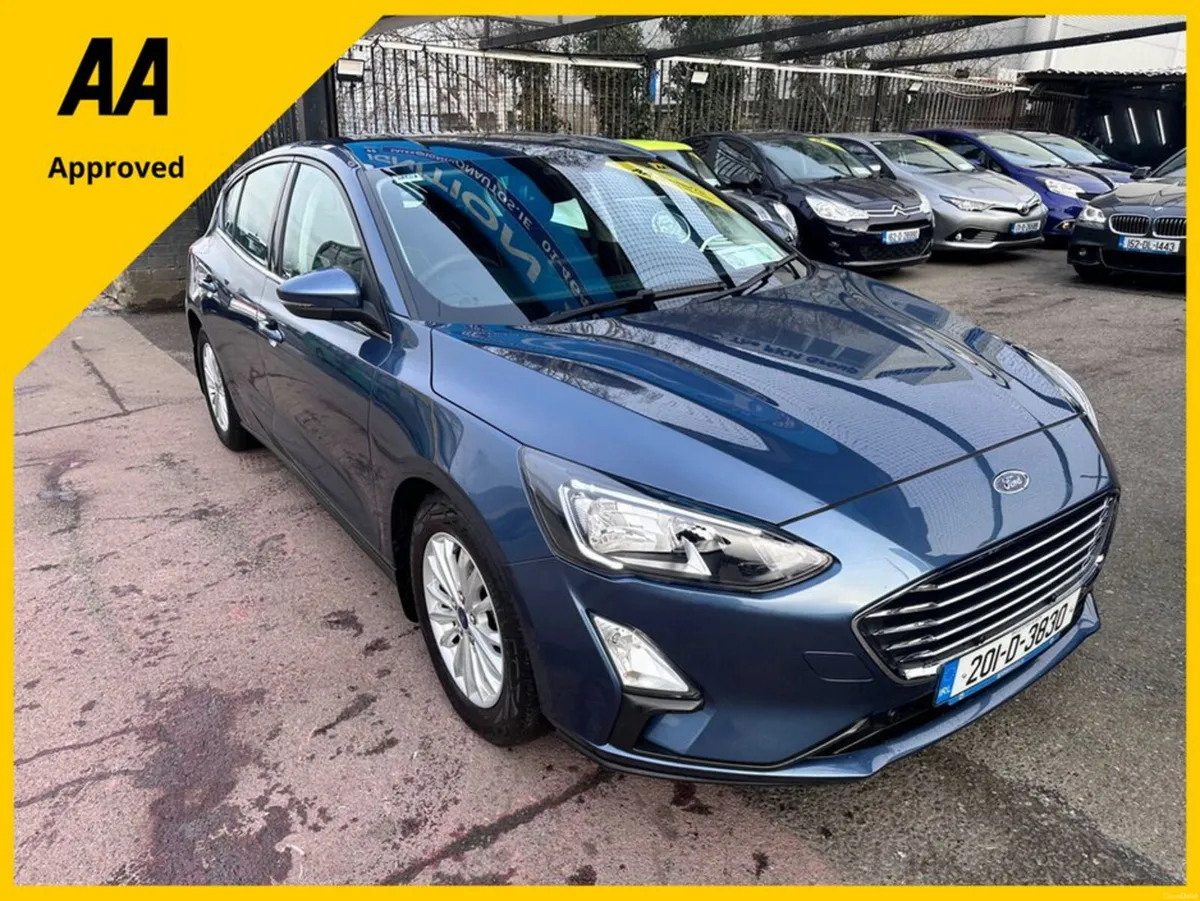 Ford Focus TITANIUM MODEL, LOW MILEAGE, FORD HISTO - Image 1