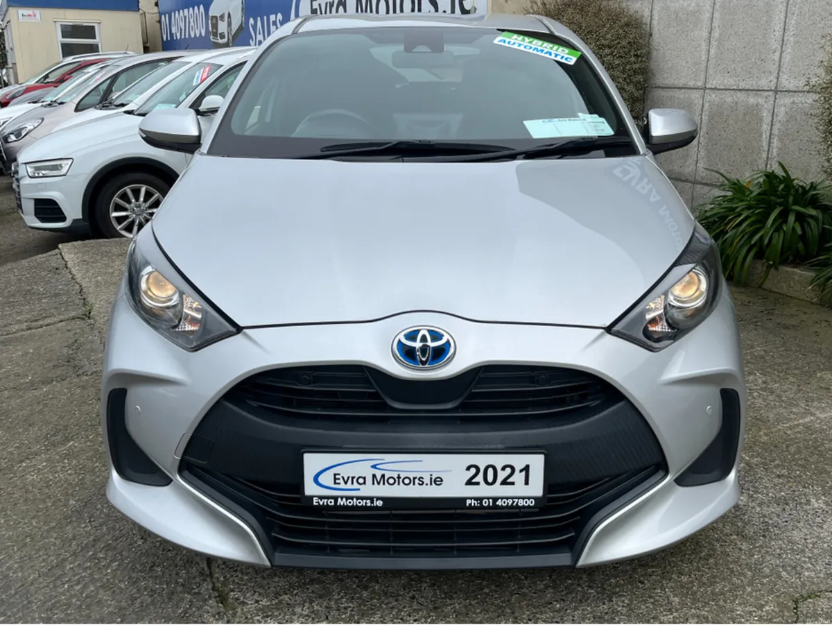 Toyota Yaris X HYBRID AUTOMATIC 1.5 PETROL //REVER - Image 2
