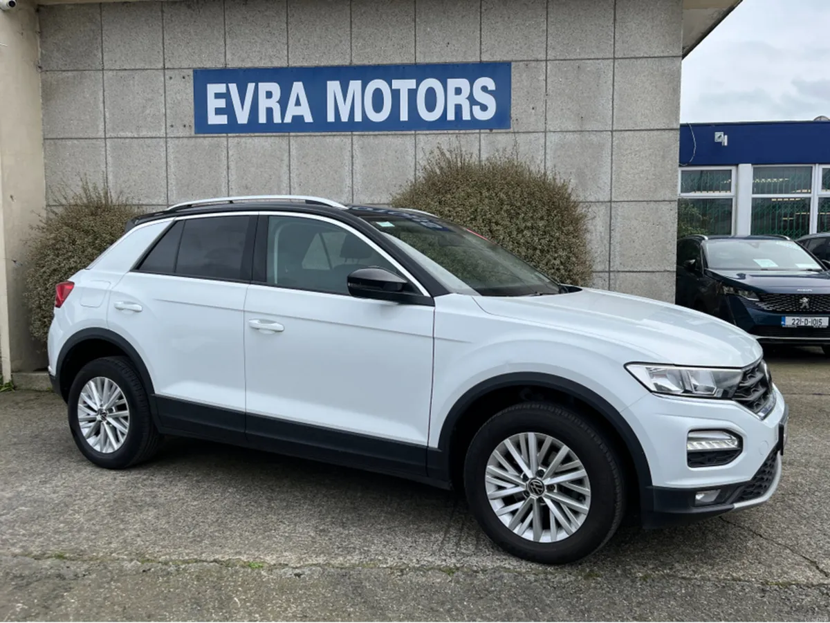 Volkswagen T-Roc DESIGN 1.0 PETROL MANUAL //REVERS - Image 3