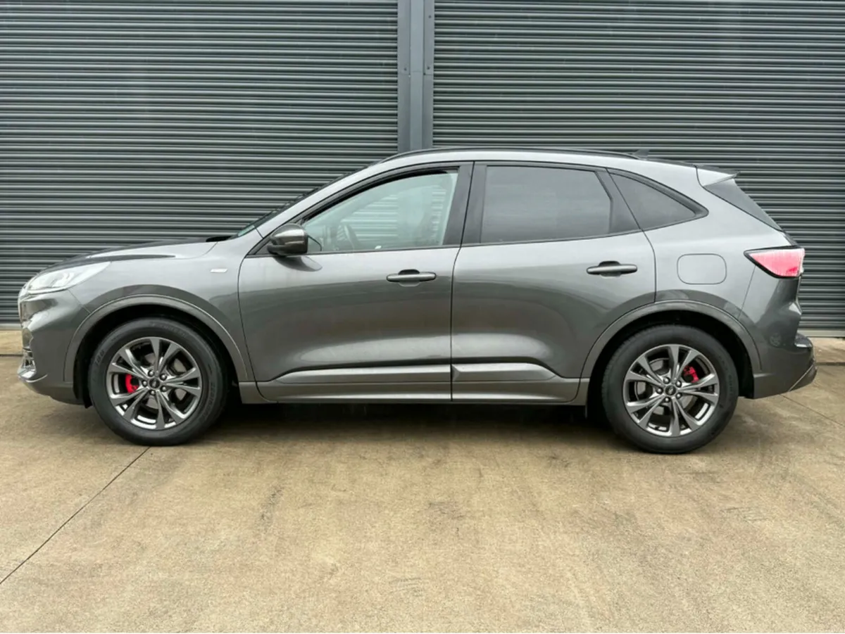 Ford Kuga ST-LINE 5DR 1.5 TD 120 BHP - Image 4