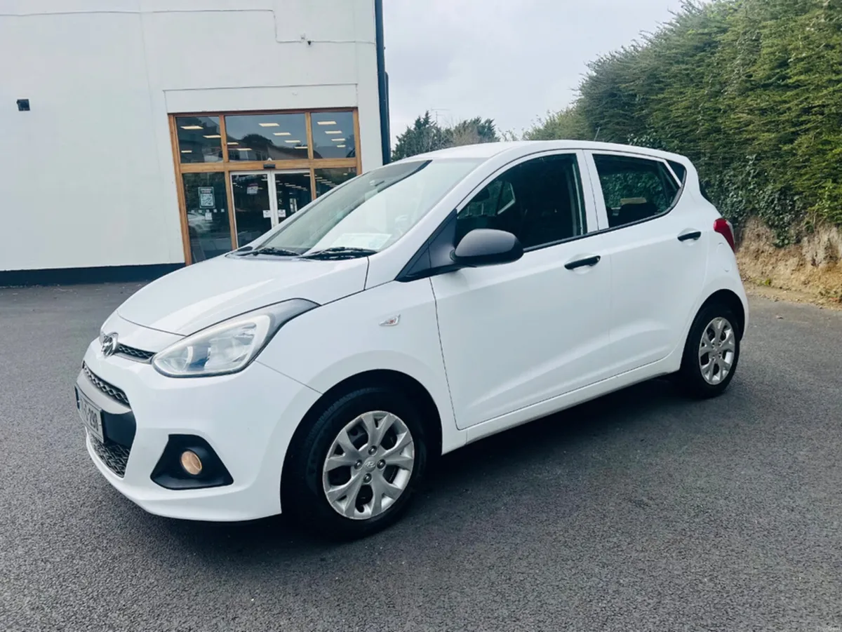 Hyundai i10 MANUAL CLASSIC 4DR - Image 4