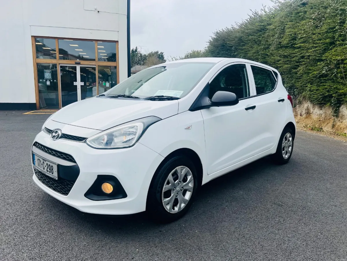 Hyundai i10 MANUAL CLASSIC 4DR - Image 2