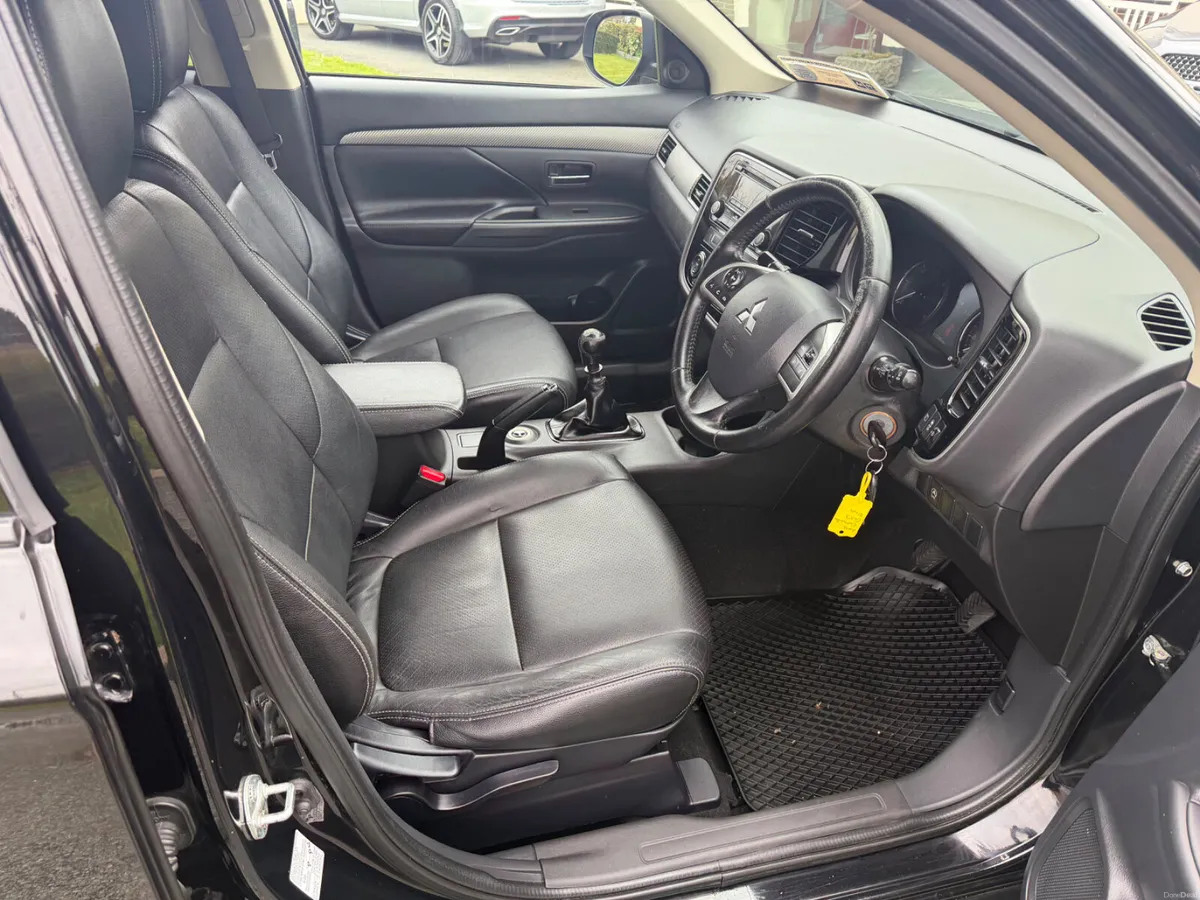 Mitsubishi Outlander 7 seater 2015 - Image 6