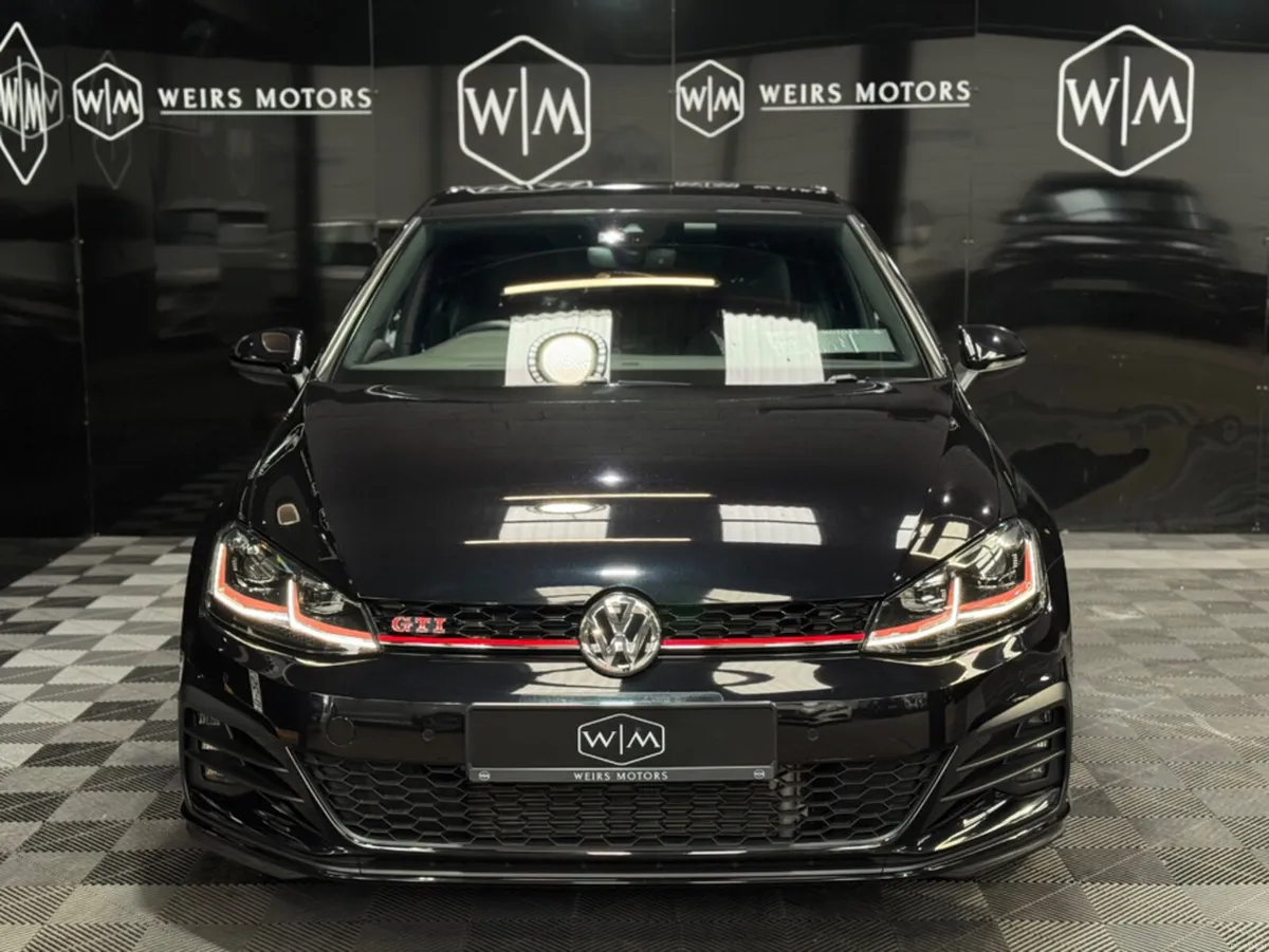 Volkswagen Golf GTI PERFORMCE PACK AUTOMATIC ONLY - Image 4