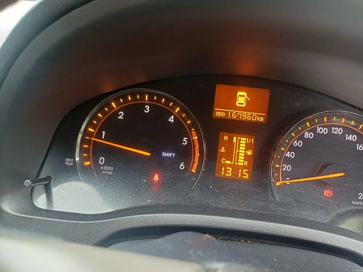 Toyota Avensis 2011 - Image 3