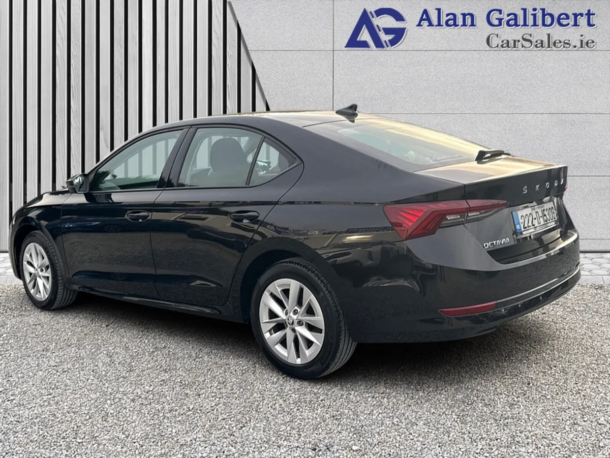 Skoda Octavia AMBITION 2.0 TDI New Model - Image 2
