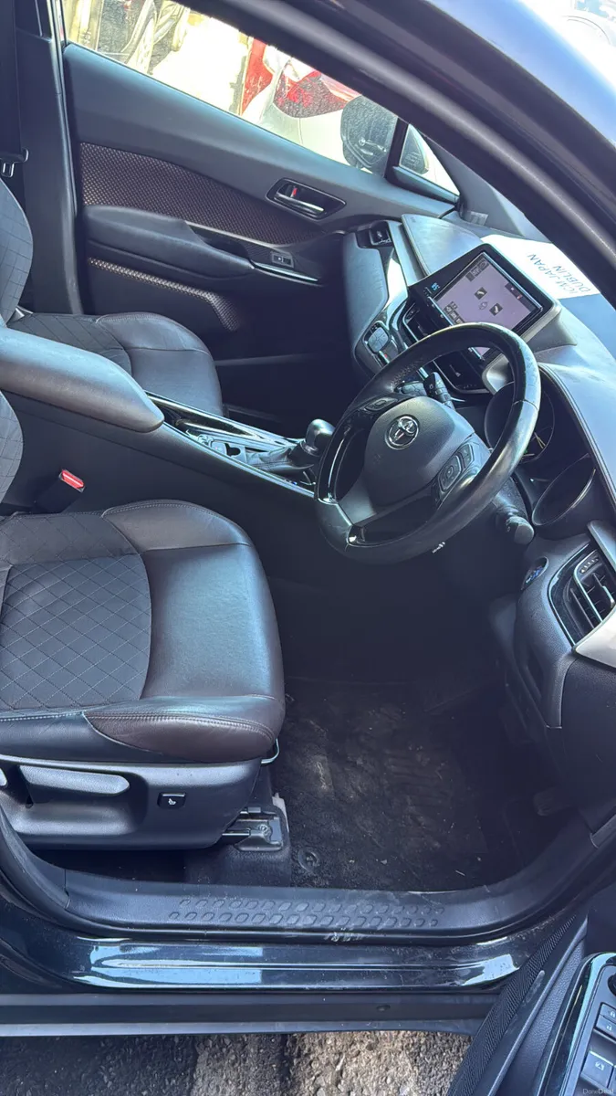 Toyota Yaris 2020 1.5 self charging hybrid