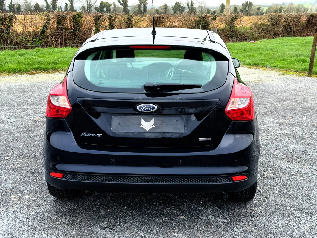 Ford Focus 2012 - Image 2