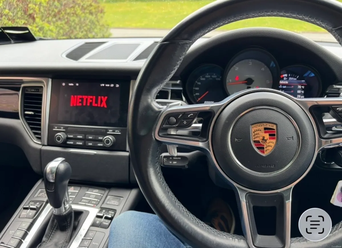 Porsche Macan - Image 3