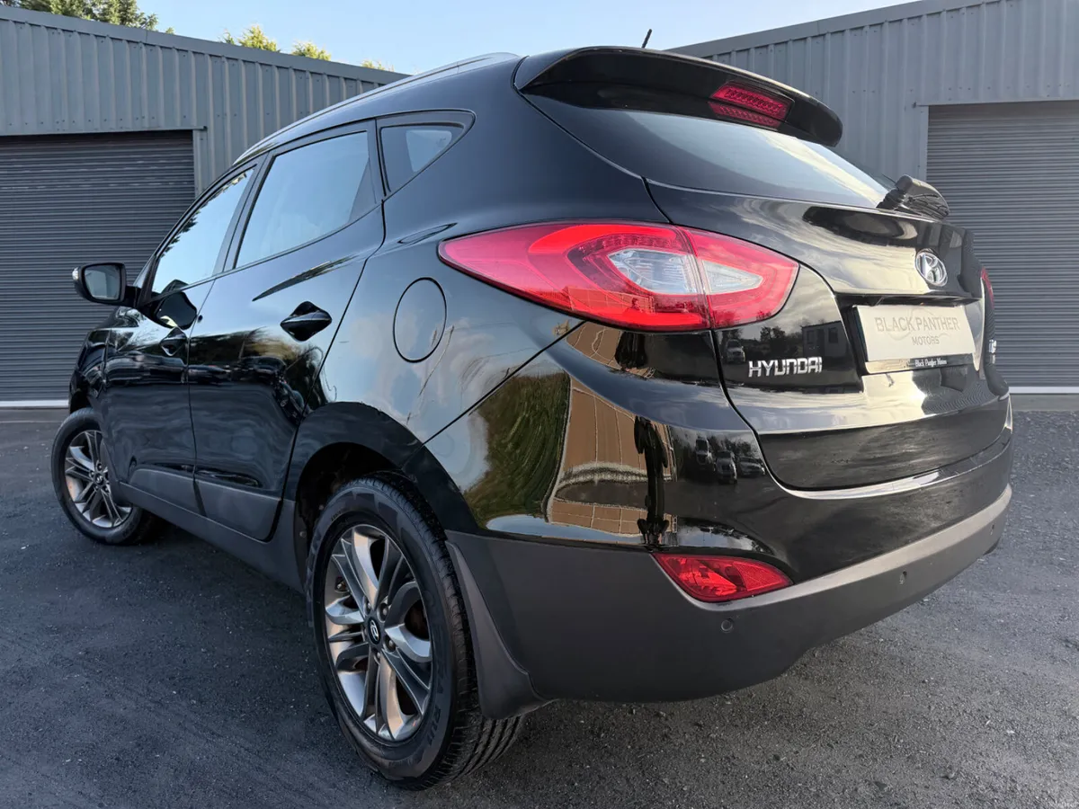 Hyundai ix35 142’ Executive LOW MILEAGE/HIGH SPEC - Image 3