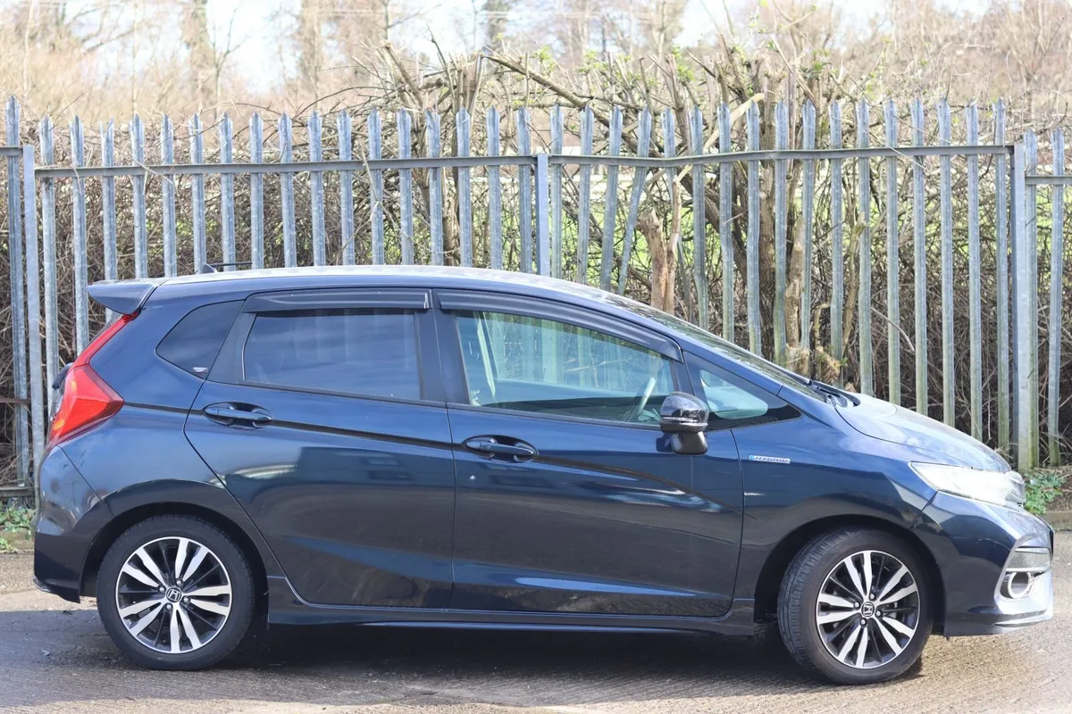Honda Fit 2017 67000km - Image 3