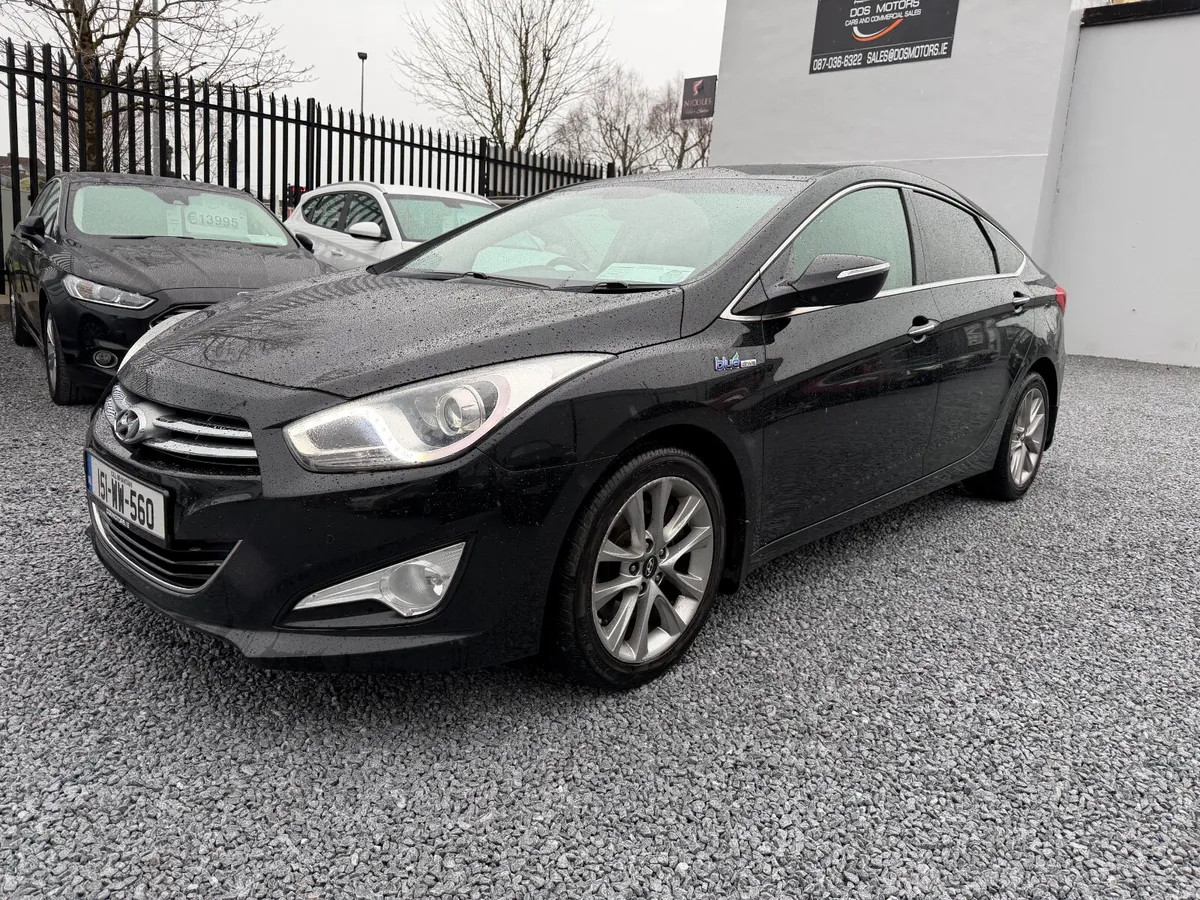 2015 (151) Hyundai i40 Executive Plus 1.7 CRDI - Image 3