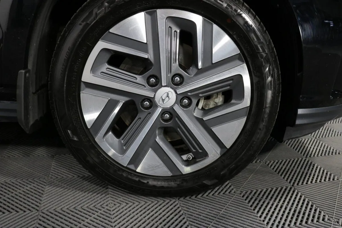 Hyundai KONA Kona EV Premium 64 kWh - Image 3