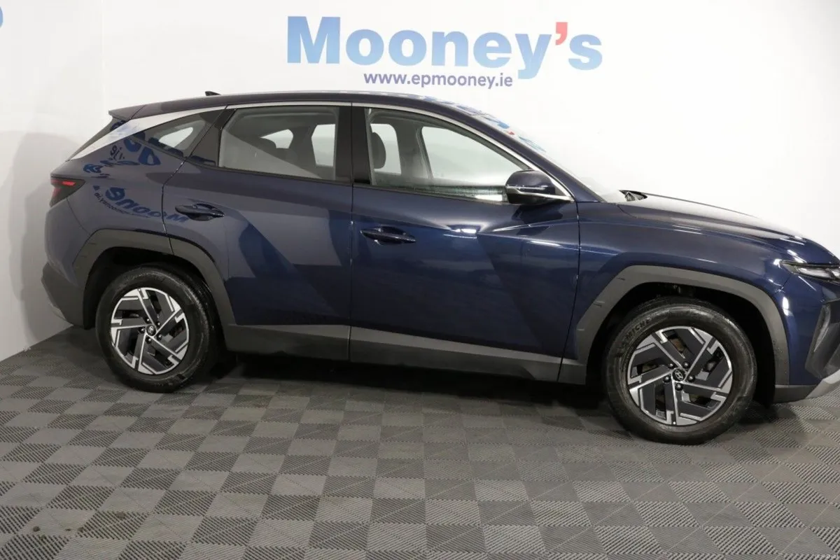 Hyundai Tucson COMFORT PLUS 1.6L DIESEL SUV - Image 3